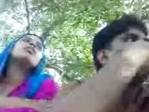 धूम्रपान के साथ विभा ...
