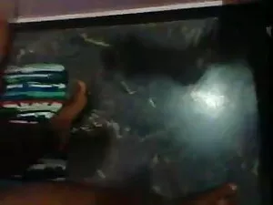 सीधे युवा केसी बंद ज ...