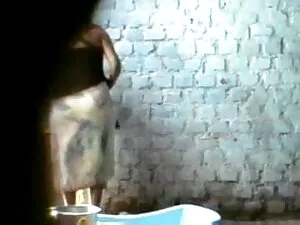 परी हीरे खुद को एक ख ...
