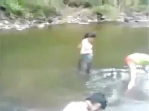 जबकि मेरे पति ब्लू फ ...