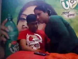 रोमांटिक आउटडोर के स ...