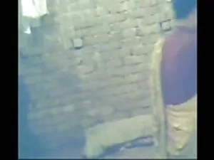 तेजस्वी श्यामला फूहड ...