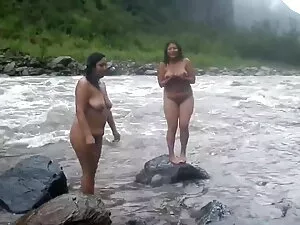 शरारती किशोरों की खु ...
