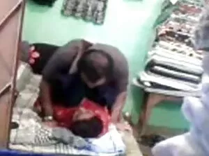 BANGBROS-लड़की स्नान ...