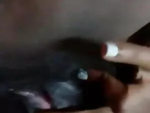रेवेन बालों वाली आबन ...