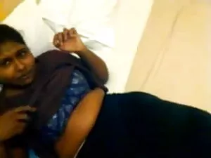 FemaleFakeTaxi उंगली ...
