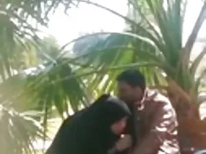 किशोर लड़की कैम पर स ...