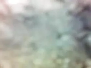 कुतिया के साथ एक बाल ...