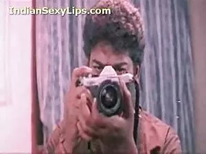 ExxxtraSmall खूबसूरत ...