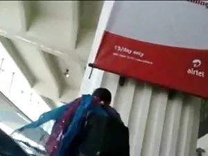 @ बोनीबोटी उसे गधे स ...