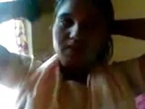 इरोज के साथ टैटू एक् ...