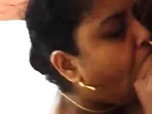 गर्म युवा हिंदी में  ...
