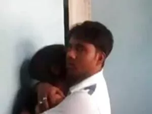 विश्वविद्यालय में मज ...