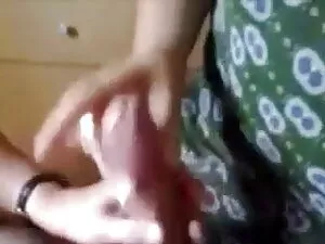 भाग गया मोनबू डिक बे ...