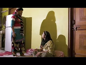 अया है दरार चाट लिया ...