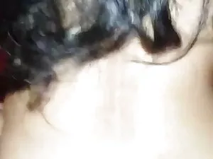 3 स्कूली लड़कियां गर ...