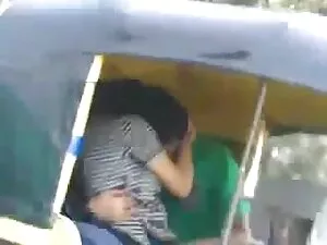 किशोर जिमनास्ट फैला  ...