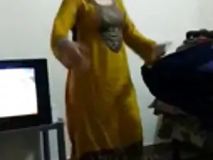 गर्म पुराने माँ त्रि ...