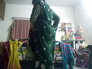 सफेद कपड़े एक्स एक्स ...
