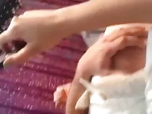 कपड़े उतारना सेक्सी  ...